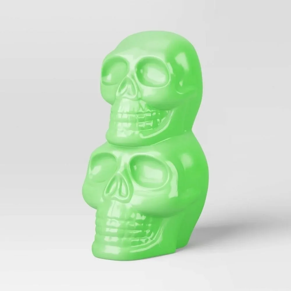 New Plastic Blacklight Glow Stacked Skulls 10